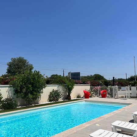 Brit Hotel Salon De Provence Dış mekan fotoğraf