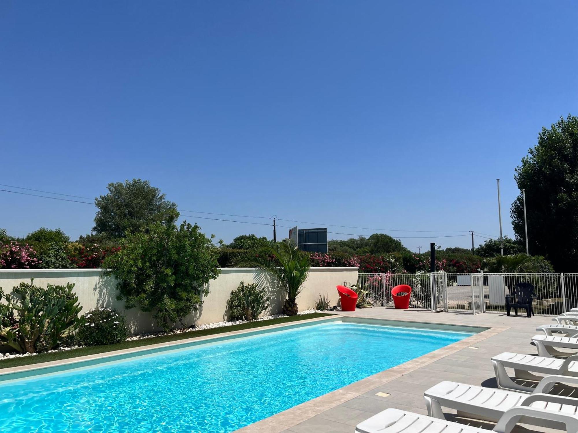 Brit Hotel Salon De Provence Dış mekan fotoğraf