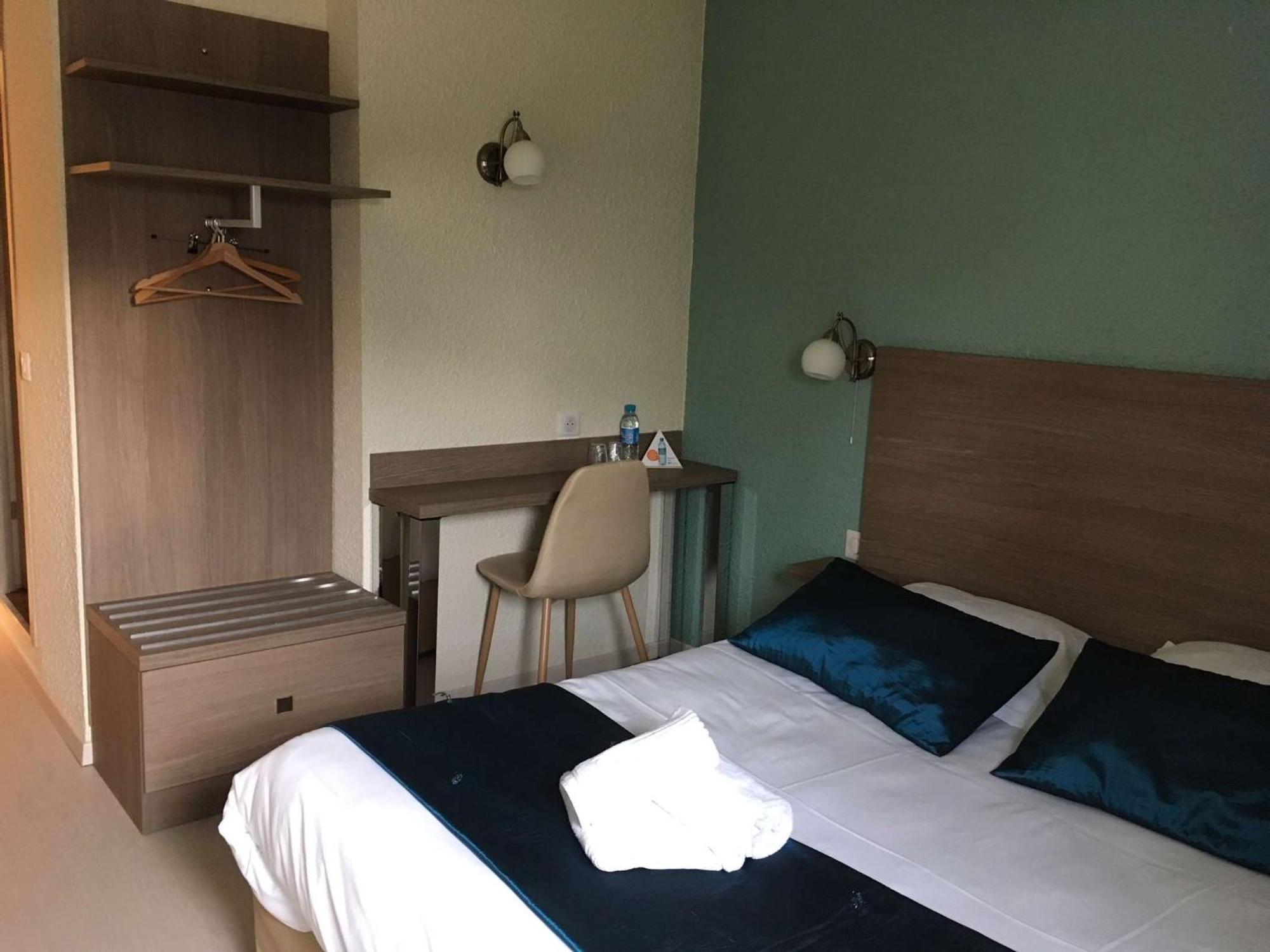 Brit Hotel Salon De Provence Dış mekan fotoğraf