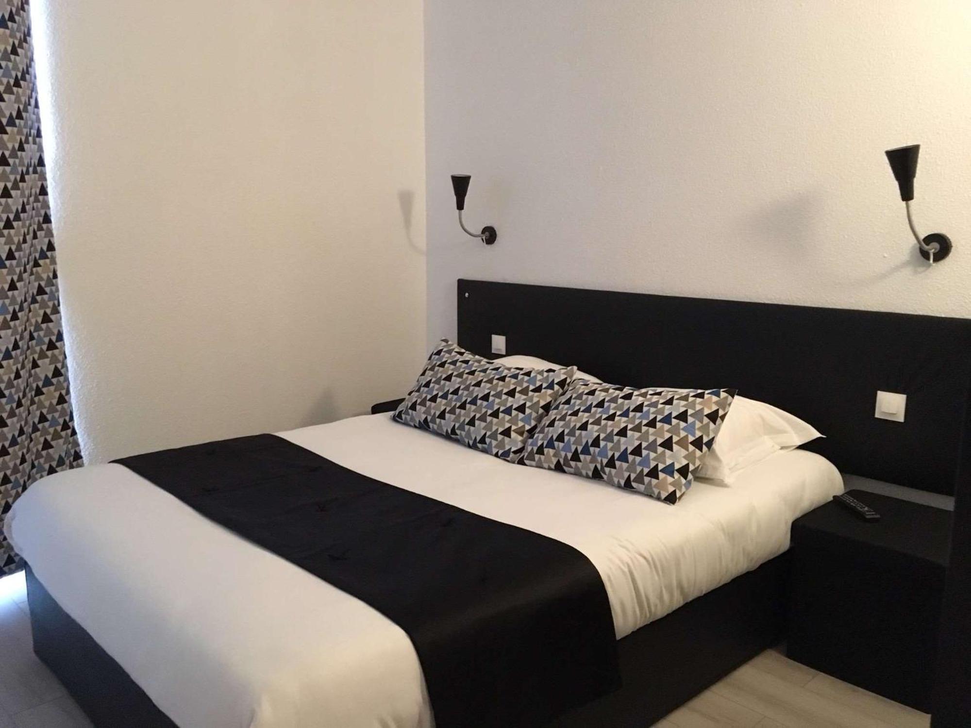 Brit Hotel Salon De Provence Dış mekan fotoğraf